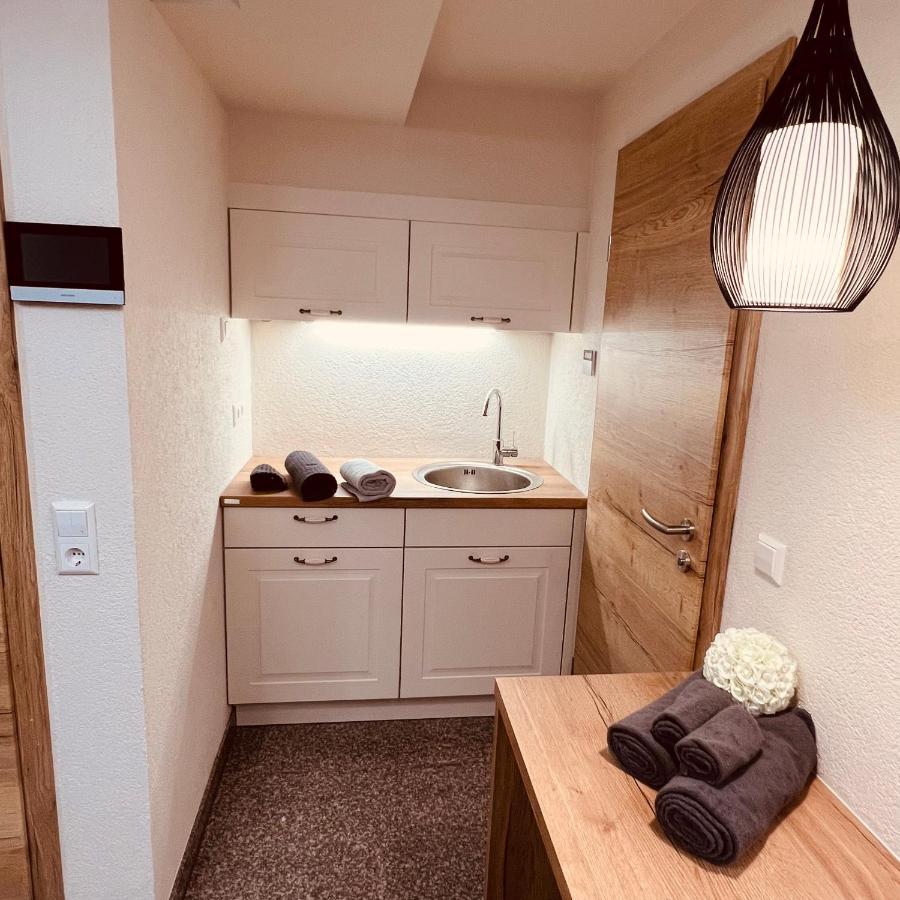 Rose Boardinghouse 24H-7D Self Check-In Automat Hotel Grossbottwar Buitenkant foto